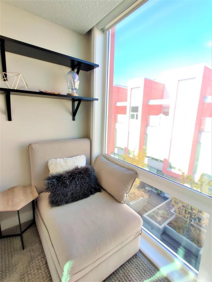 Monki Di Executive Suites - Glas - Luxury Inner City Home 3 Min To Downtown W Private Rooftop Patio Fireplace YYC Dış mekan fotoğraf